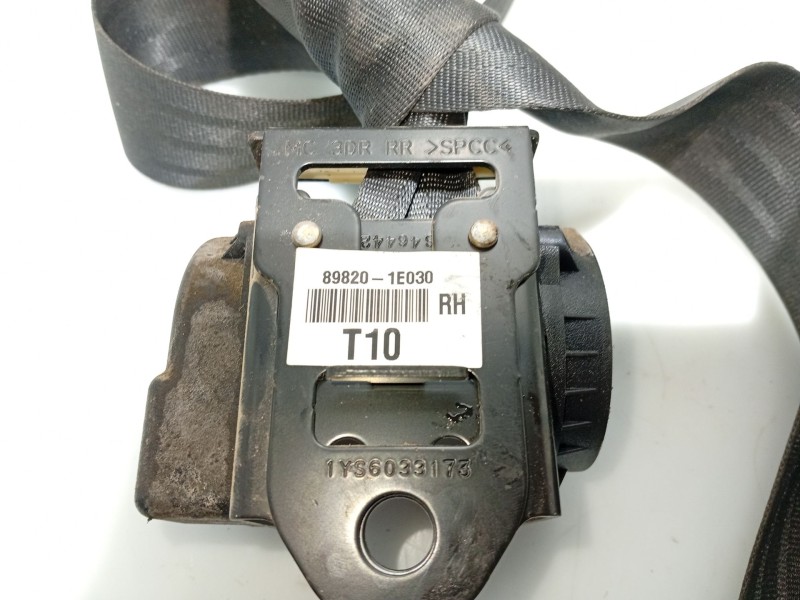 Recambio de cinturon seguridad trasero derecho para hyundai accent (mc) referencia OEM IAM 898201E030 898201E030WK 