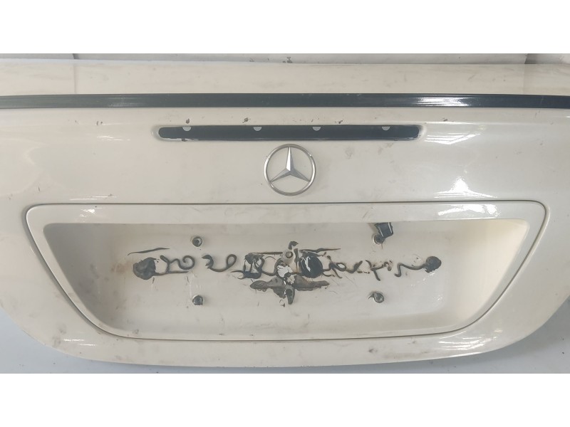 Recambio de moldura para mercedes-benz clase c (w203) berlina referencia OEM IAM A2037500881  