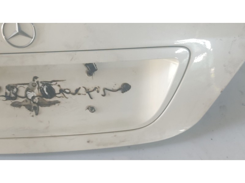 Recambio de moldura para mercedes-benz clase c (w203) berlina referencia OEM IAM A2037500881  