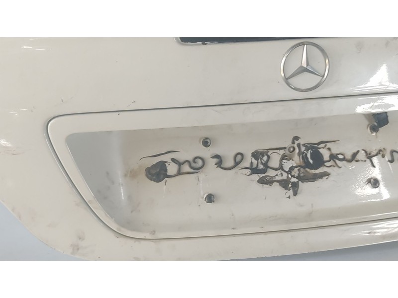 Recambio de moldura para mercedes-benz clase c (w203) berlina referencia OEM IAM A2037500881  