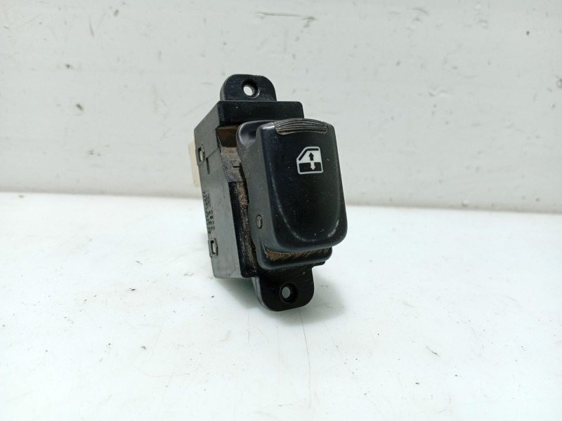 Recambio de mando elevalunas delantero derecho para hyundai accent (mc) referencia OEM IAM 935782D000  