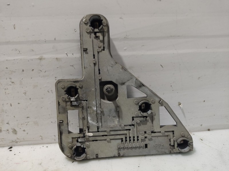 Recambio de portalamparas para mercedes-benz clase c (w203) berlina referencia OEM IAM A2038200177  