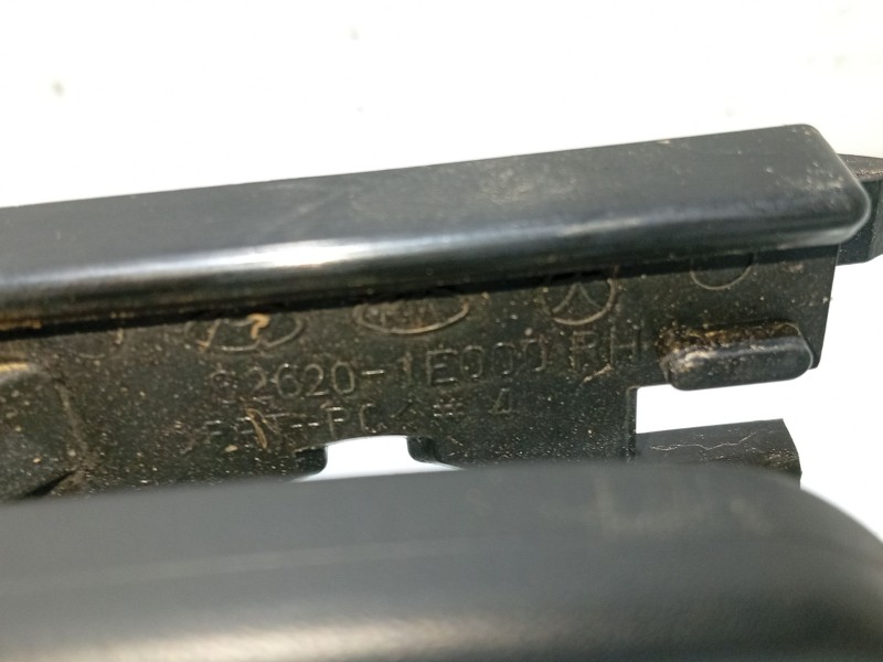 Recambio de maneta interior delantera derecha para hyundai accent (mc) referencia OEM IAM 826201E000  