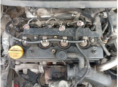 Recambio de tapa balancines para opel zafira / zafira family b (a05) 1.7 cdti (m75) referencia OEM IAM 5607214  