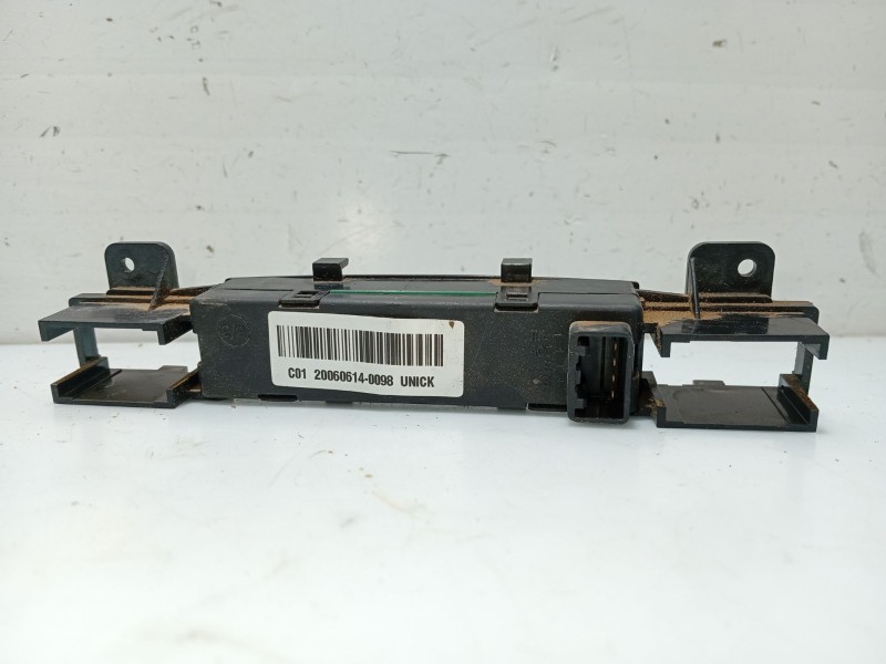 Recambio de pantalla multifuncion para hyundai accent (mc) referencia OEM IAM 200606140098  