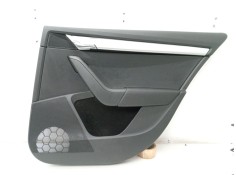 Recambio de guarnecido puerta trasera derecha para skoda octavia iii (5e3, nl3, nr3) 1.6 tdi referencia OEM IAM 5E5867212 5E5867