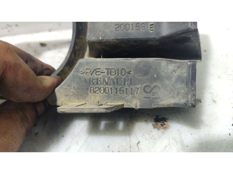 Recambio de rejilla delantera para renault megane ii berlina 5p referencia OEM IAM 8200115117  