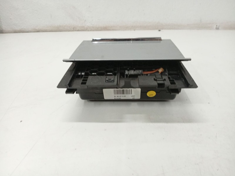 Recambio de cenicero para skoda octavia iii (5e3, nl3, nr3) 1.6 tdi referencia OEM IAM 5E1863077  