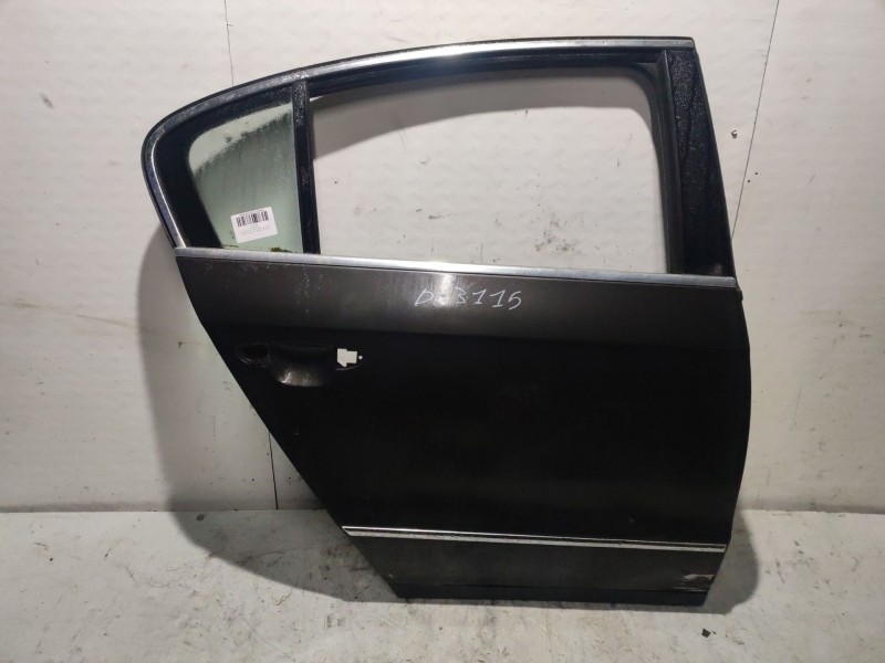 Recambio de puerta trasera derecha para volkswagen passat berlina (3c2) highline referencia OEM IAM 3C5833056H  