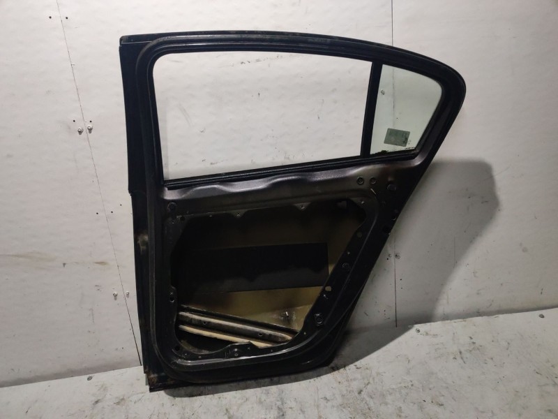 Recambio de puerta trasera derecha para volkswagen passat berlina (3c2) highline referencia OEM IAM 3C5833056H  