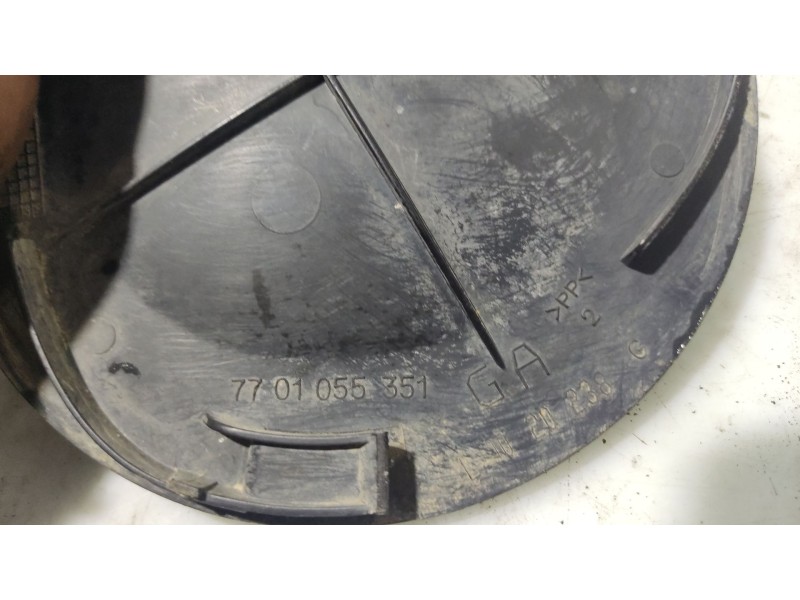 Recambio de moldura para renault megane ii berlina 5p referencia OEM IAM 7701055351  