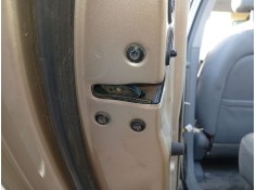 Recambio de cerradura puerta trasera izquierda para kia carens iii monospace (un) 2.0 crdi 140 referencia OEM IAM 814101D010 814