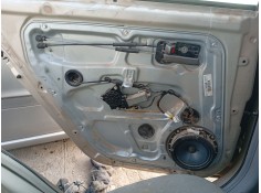 Recambio de elevalunas trasero izquierdo para kia carens iii monospace (un) 2.0 crdi 140 referencia OEM IAM 834011D010  