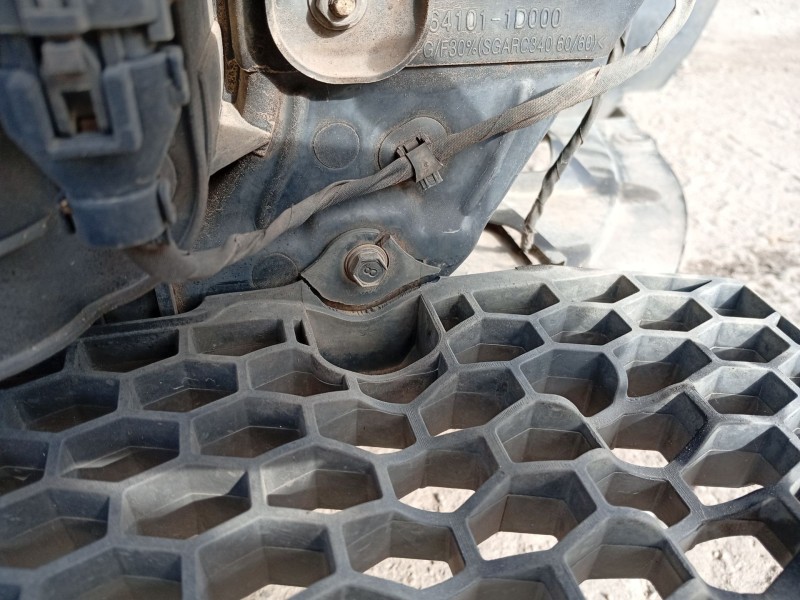 Recambio de moldura para kia carens iii monospace (un) 2.0 crdi 140 referencia OEM IAM 865611D010  