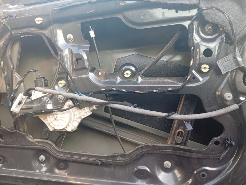 Recambio de elevalunas delantero derecho para bmw 3 (e90) 320 d referencia OEM IAM 51337140588  