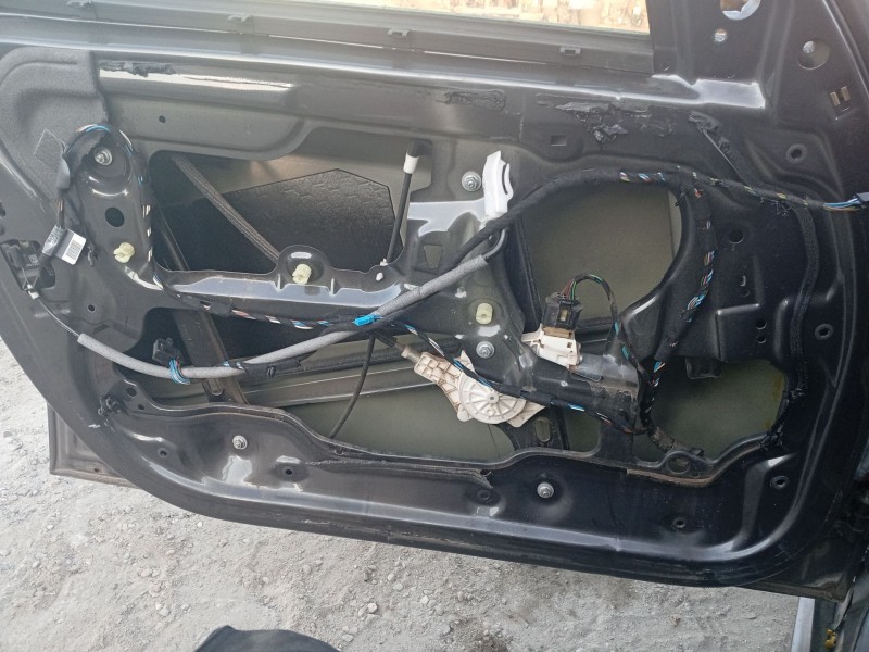 Recambio de elevalunas delantero izquierdo para bmw 3 (e90) 320 d referencia OEM IAM 51337140587  