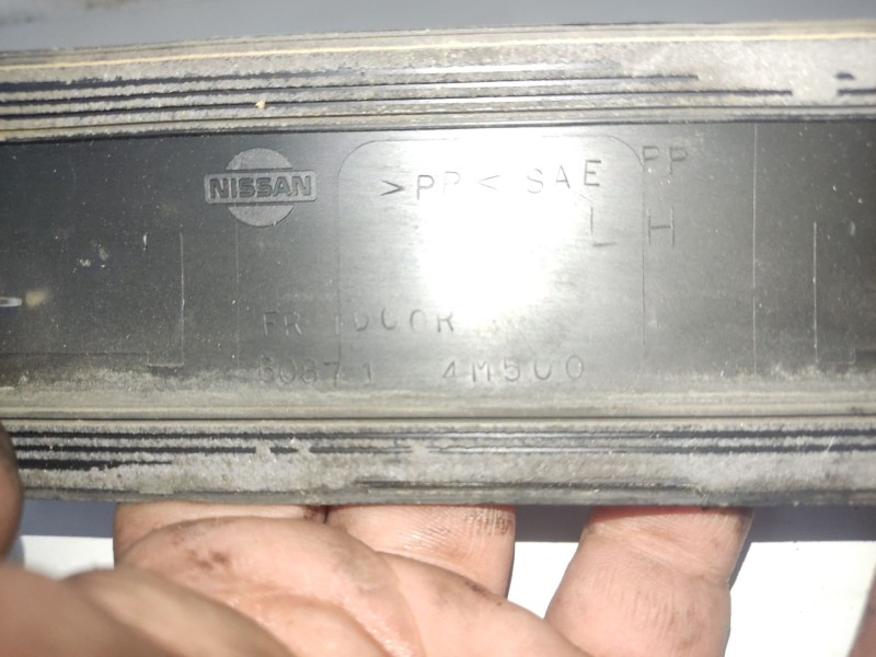 Recambio de moldura para nissan almera ii (n16) 2.2 di referencia OEM IAM   