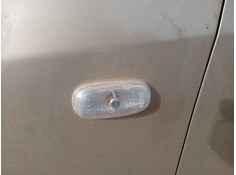 Recambio de piloto lateral izquierdo para kia carens iii monospace (un) 2.0 crdi 140 referencia OEM IAM 923033K000  