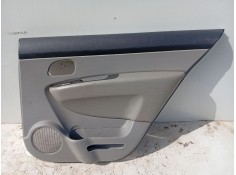 Recambio de guarnecido puerta trasera derecha para kia carens iii monospace (un) 2.0 crdi 140 referencia OEM IAM 833021D0205X  