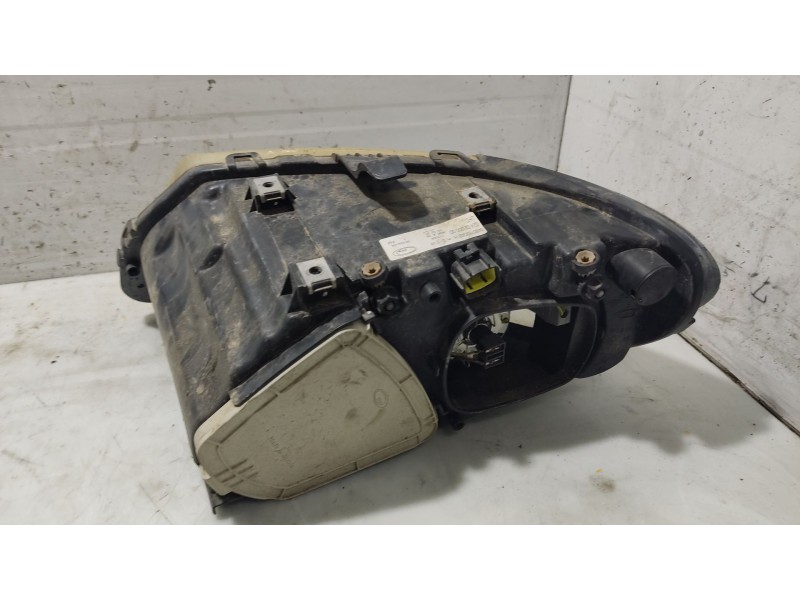 Recambio de faro derecho para chrysler voyager (rg) 2.8 crd cat referencia OEM IAM 04857830ABH  240200000