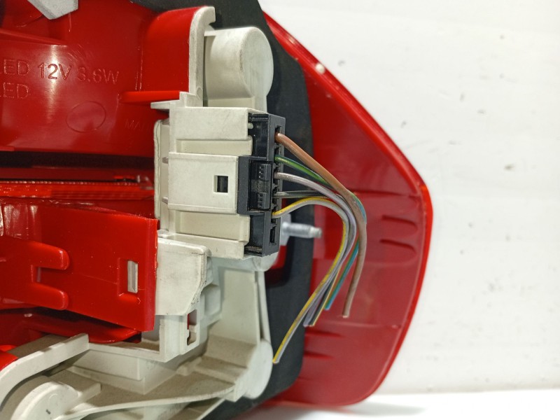 Recambio de piloto trasero izquierdo para bmw 3 (e90) 320 d referencia OEM IAM 63216937457  