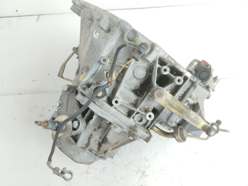 Recambio de caja cambios para peugeot 206 berlina referencia OEM IAM 20DP04  