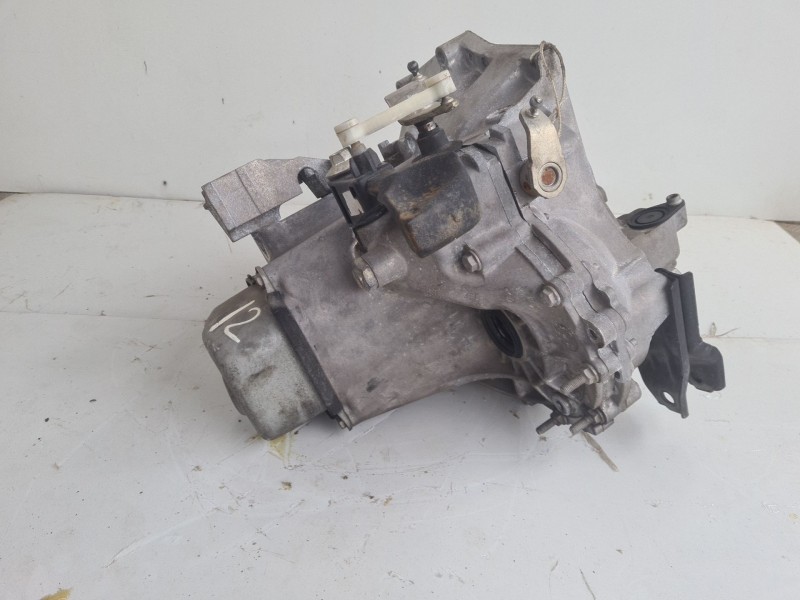 Recambio de caja cambios para peugeot 208 referencia OEM IAM 20CR14  