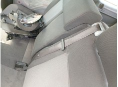 Recambio de cinturon seguridad trasero central para opel zafira / zafira family b (a05) 1.7 cdti (m75) referencia OEM IAM 132423