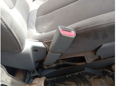 Recambio de anclaje cinturon delantero izquierdo para kia carens iii monospace (un) 2.0 crdi 140 referencia OEM IAM 888301D000 8