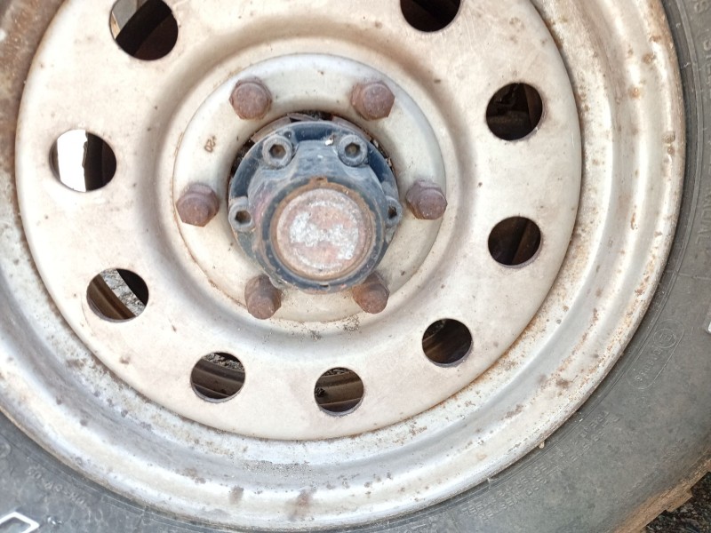 Recambio de cubos de bloqueo para ssangyong korando referencia OEM IAM 01895CDBI  