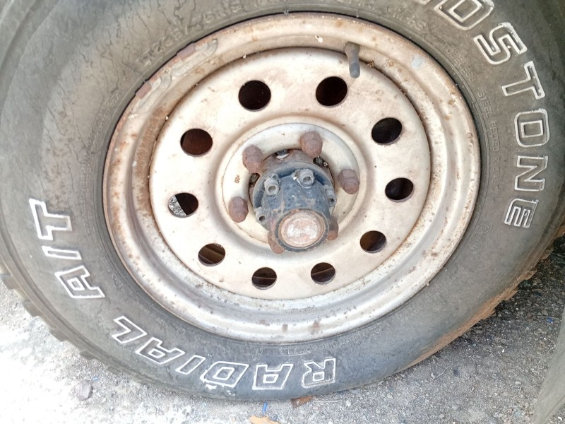 Recambio de llanta para ssangyong korando referencia OEM IAM 01895LL15P  