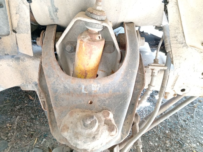 Recambio de brazo suspension superior delantero derecho para ssangyong korando referencia OEM IAM 01895BSSDD  