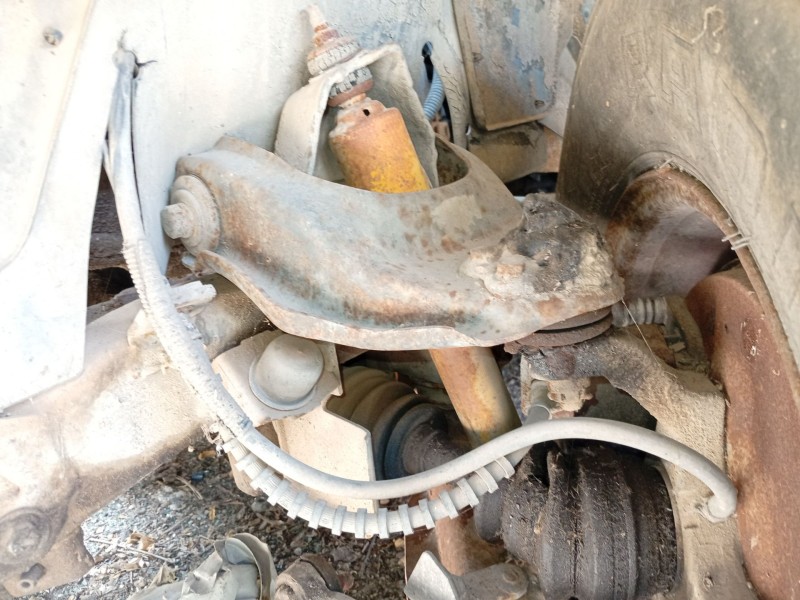 Recambio de brazo suspension superior delantero izquierdo para ssangyong korando referencia OEM IAM 01895BSSDI  