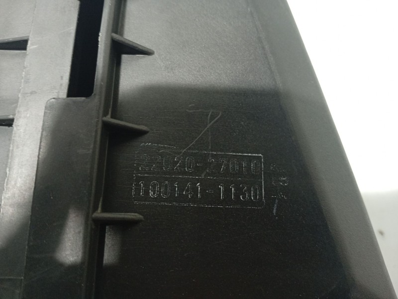 Recambio de caja filtro de aire para toyota avensis t22 referencia OEM IAM 1770027140 2202027010 