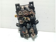 Recambio de caja reles / fusibles para toyota avensis t22 referencia OEM IAM 8273005020 8264105011 
