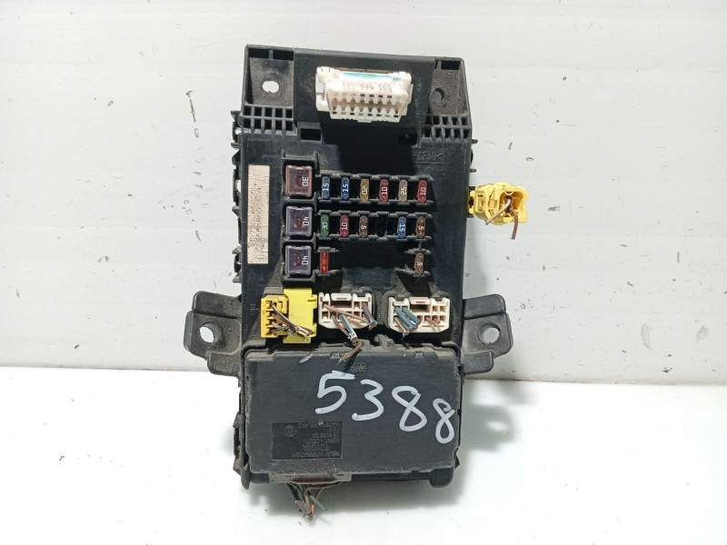 Recambio de caja reles / fusibles para toyota avensis t22 referencia OEM IAM 8273005020 8264105011 