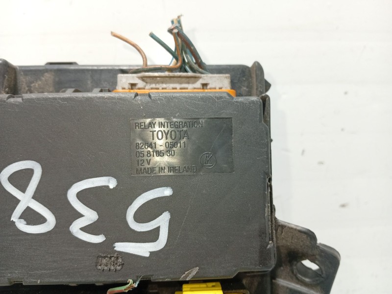 Recambio de caja reles / fusibles para toyota avensis t22 referencia OEM IAM 8273005020 8264105011 