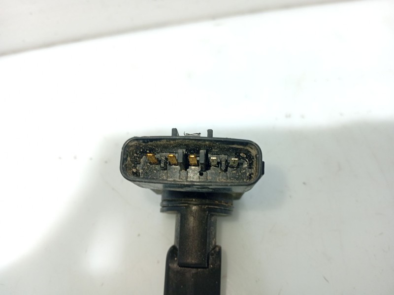 Recambio de caudalimetro para toyota avensis t22 referencia OEM IAM 2220427010  