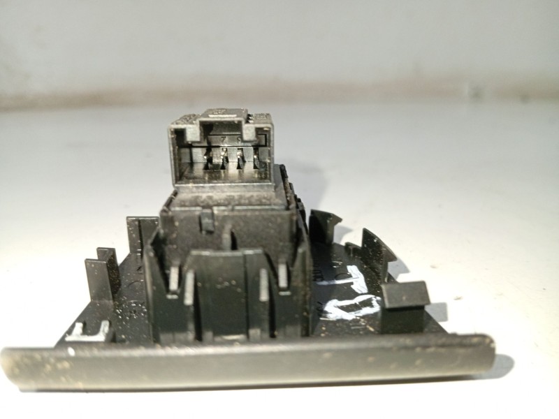 Recambio de mando elevalunas trasero derecho para skoda octavia iii (5e3, nl3, nr3) 1.6 tdi referencia OEM IAM 5E0959855A  