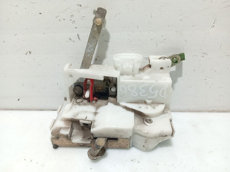 Recambio de cerradura puerta trasera derecha para toyota avensis t22 referencia OEM IAM 6905005021  