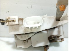 Recambio de cerradura puerta trasera izquierda para toyota avensis t22 referencia OEM IAM 6906005021   2