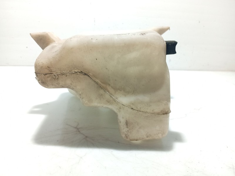 Recambio de deposito limpia para toyota avensis t22 referencia OEM IAM 8531505070 8531505090 