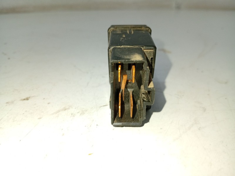 Recambio de interruptor calefaccion luna trasera para ssangyong korando referencia OEM IAM 930716  