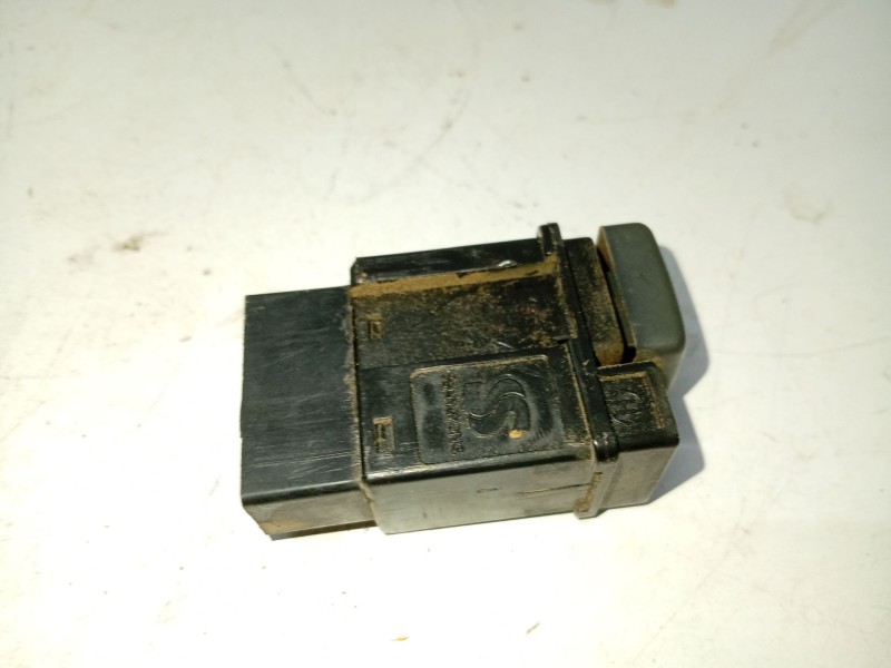 Recambio de interruptor calefaccion luna trasera para ssangyong korando referencia OEM IAM 930716  