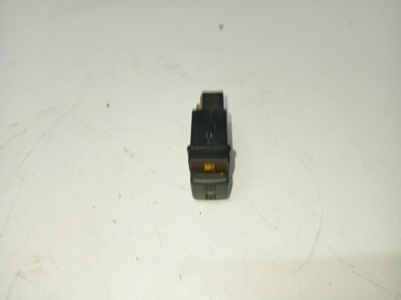 Recambio de interruptor para ssangyong korando referencia OEM IAM 8525003500  