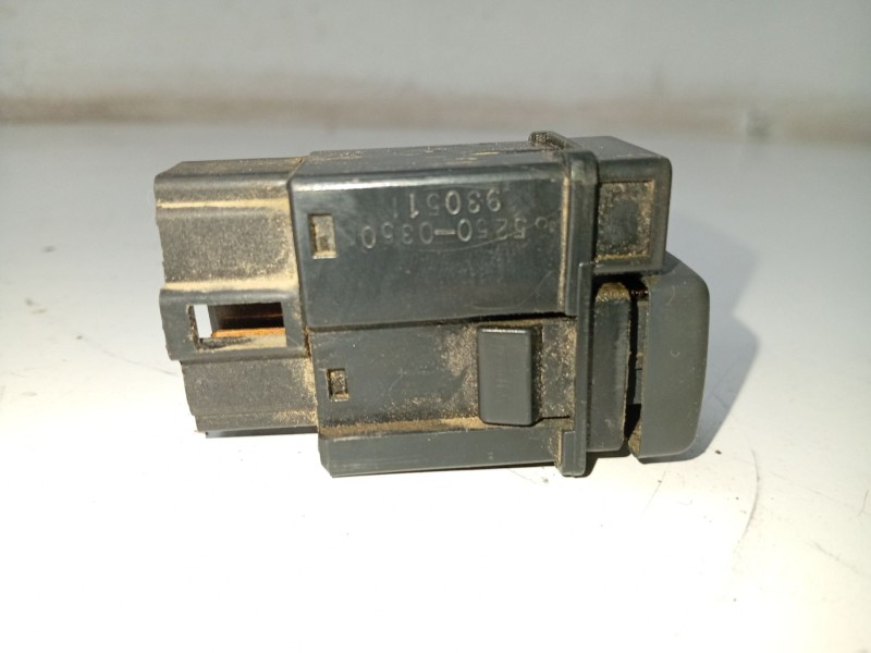 Recambio de interruptor para ssangyong korando referencia OEM IAM 8525003500  