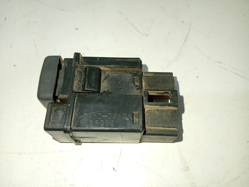 Recambio de interruptor para ssangyong korando referencia OEM IAM 8525003500  