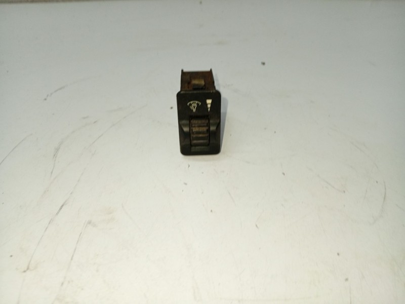 Recambio de interruptor para ssangyong korando referencia OEM IAM 8139001300  