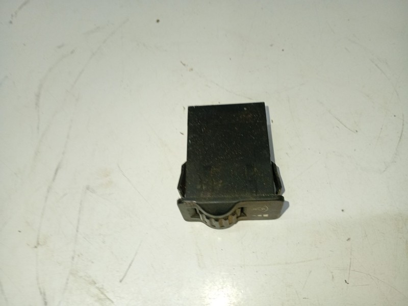 Recambio de interruptor para ssangyong korando referencia OEM IAM 8139001300  
