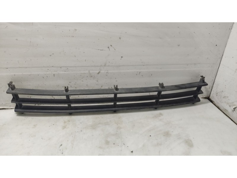 Recambio de rejilla delantera para skoda octavia berlina (1z3) active referencia OEM IAM 1Z0853677  